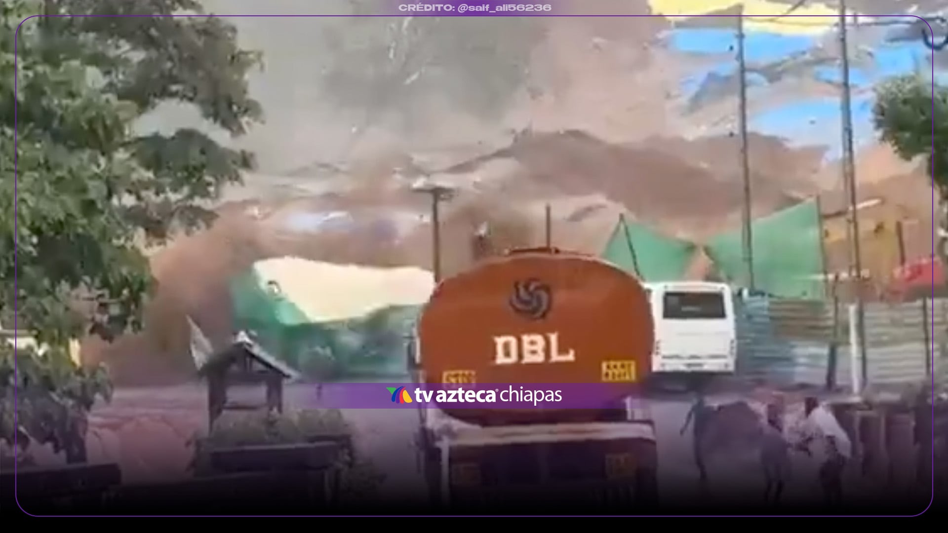 ¡Escenas aterradoras! Nuevo VIDEO viral en Nepal muestra el momento exacto en que un deslave arrasa con casas y camiones