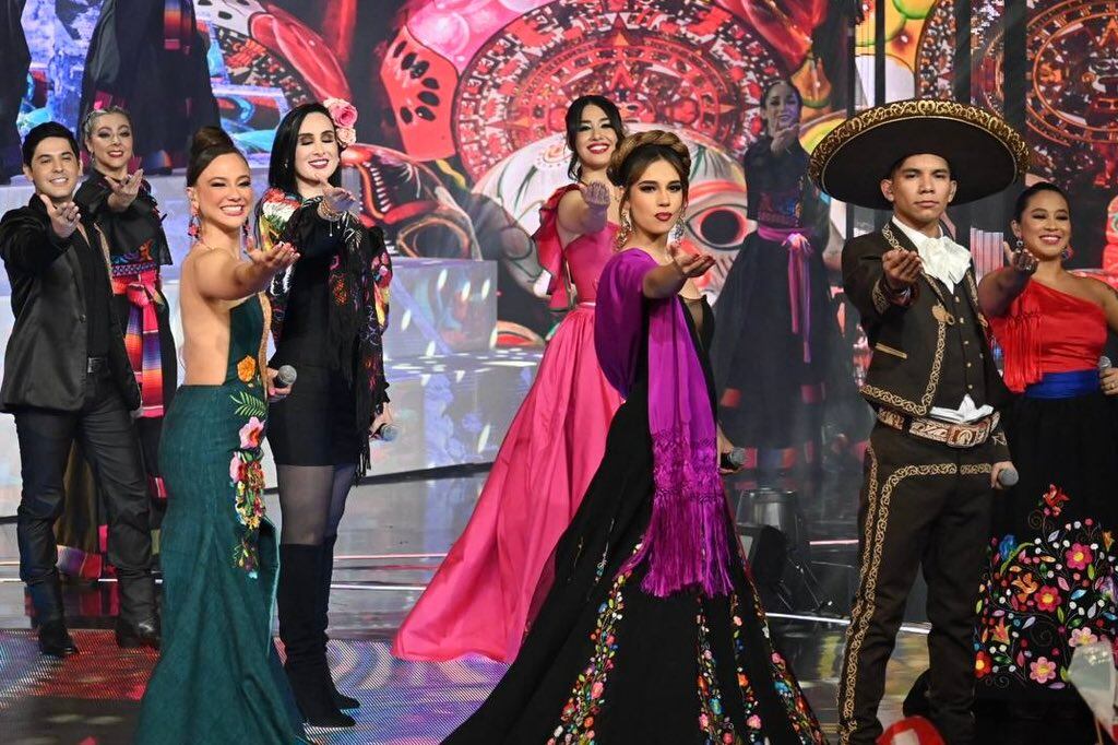 Atuendos La Academia noveno concierto.jpeg