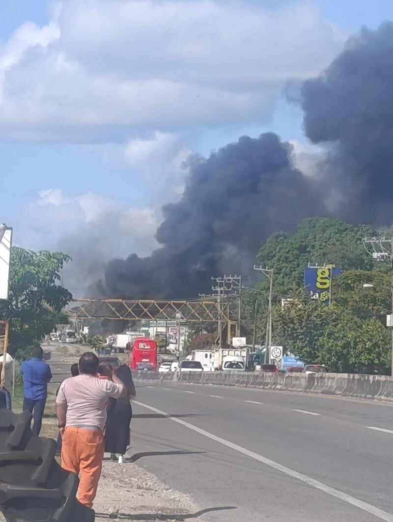 Quema de vehículos en Tabasco.jpg